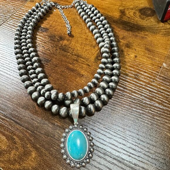 Navajo Turquoise Beaded Necklace 18 Inch 3‎ Strand Design, Boho Cowgirl Style, S - Picture 2 of 11
